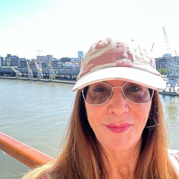 Meet your Posher, Kitty - Picture 11 of 12